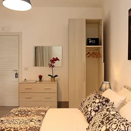 Brothers Vomero לינה וארוחת בוקר נאפולי