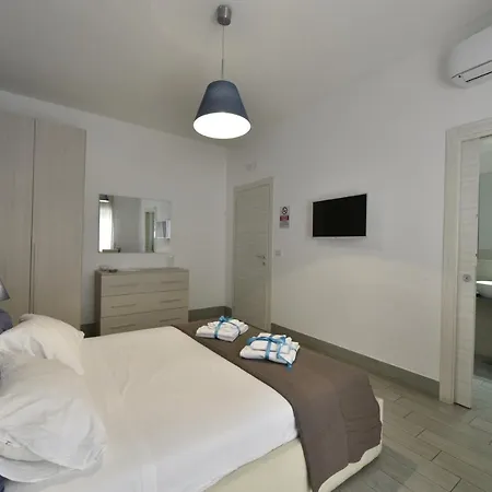 Brothers Vomero 3* Naples