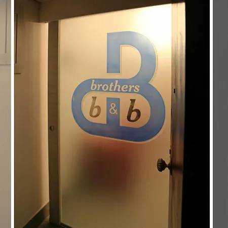 Brothers Vomero Couette-café Naples